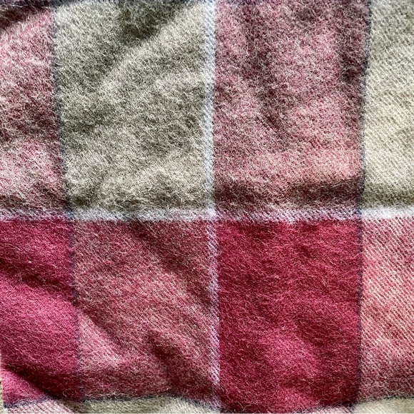 Vintage Plaid Merino Wool Scarf - Picture 3 of 7